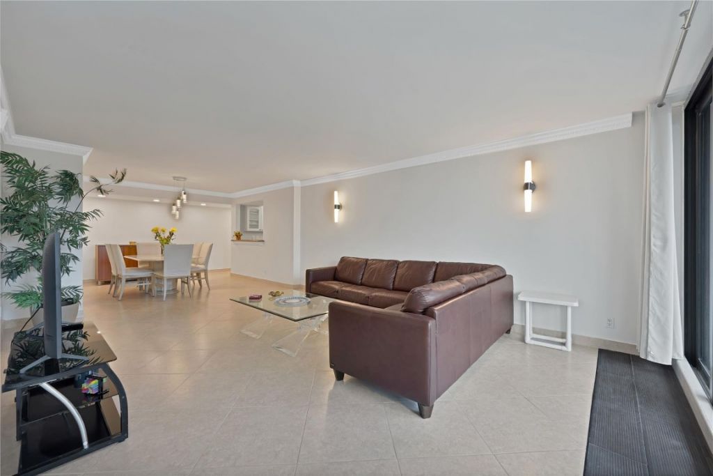 1980 S Ocean Drive, Unit 15L, Hallandale Beach, FL 33009 Photo