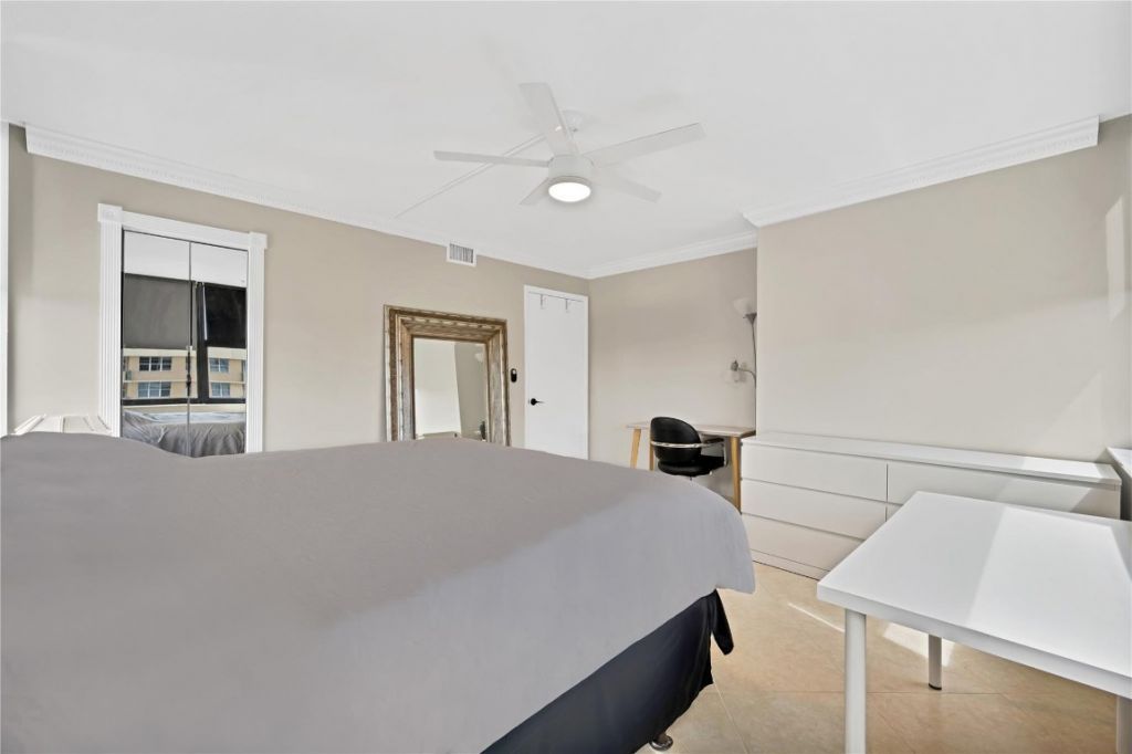 1980 S Ocean Drive, Unit 15L, Hallandale Beach, FL 33009 Photo