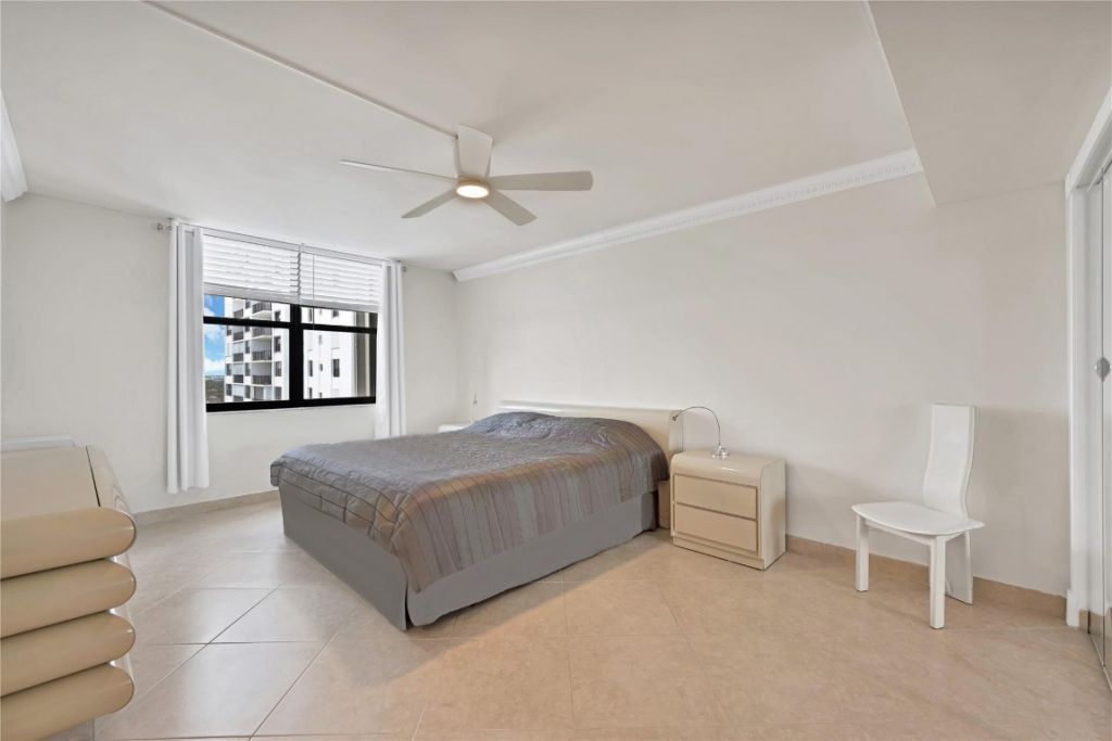 1980 S Ocean Drive, Unit 15L, Hallandale Beach, FL 33009 Photo