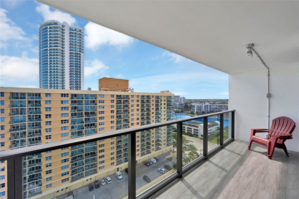 1980 S Ocean Drive, Unit 15L, Hallandale Beach, FL 33009 Photo