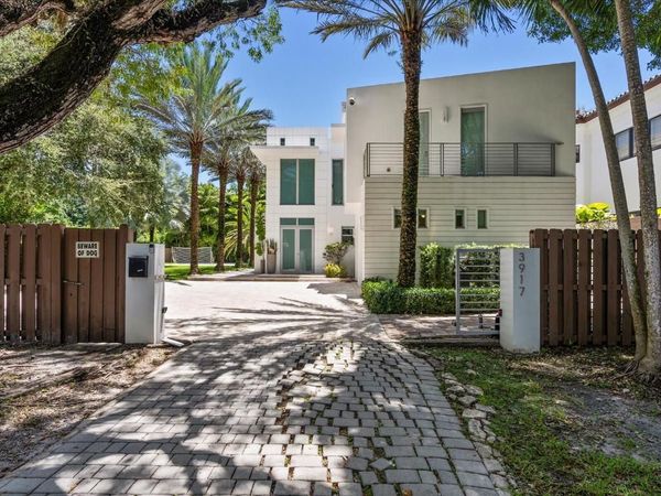 3917 S Le Jeune Road, Miami, FL 33146