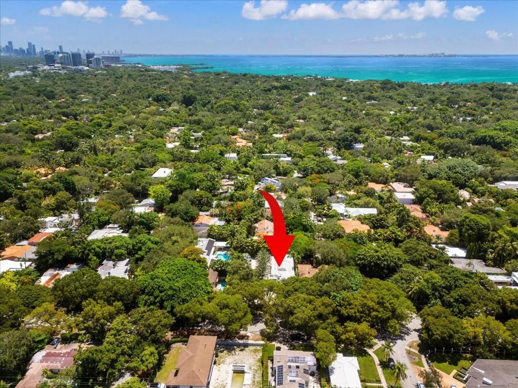 3917 S Le Jeune Road, Miami, FL 33146 Photo