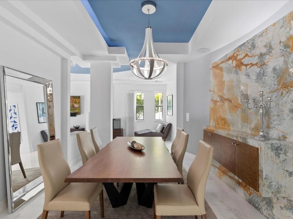 3917 S Le Jeune Road, Miami, FL 33146 Photo