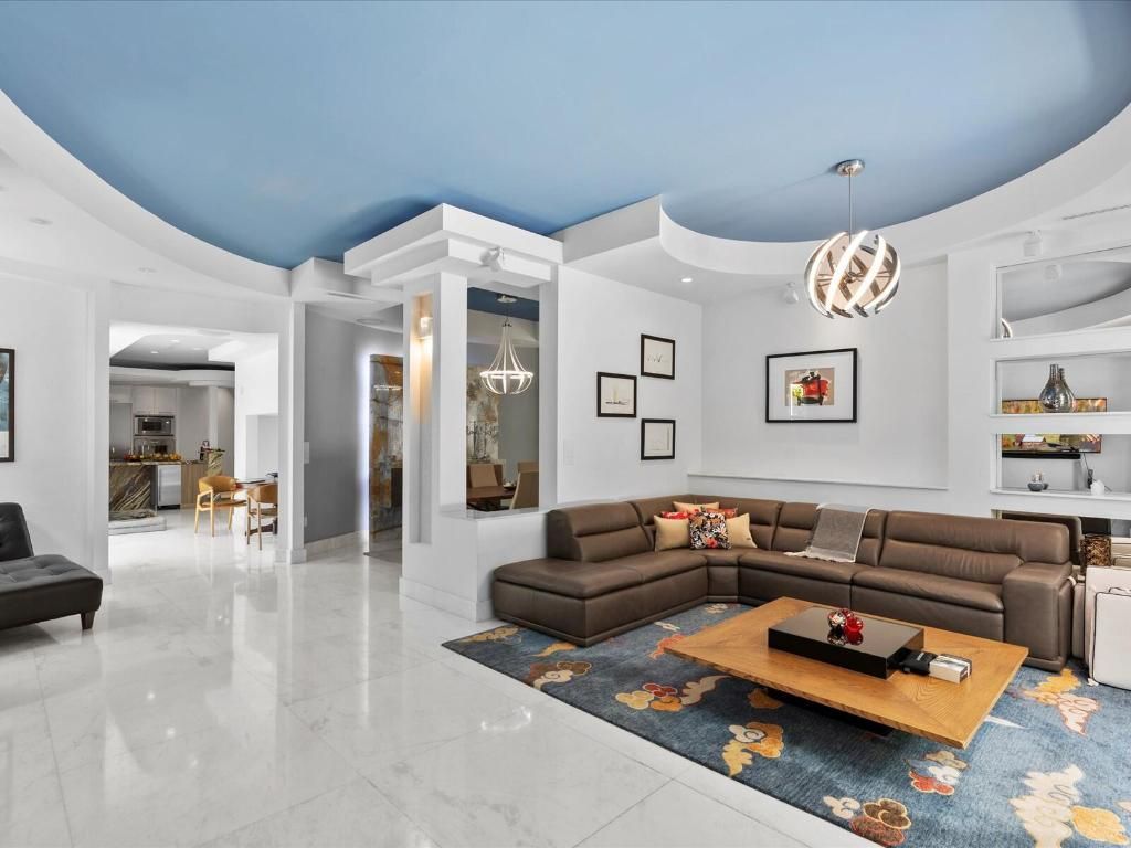 3917 S Le Jeune Road, Miami, FL 33146 Photo