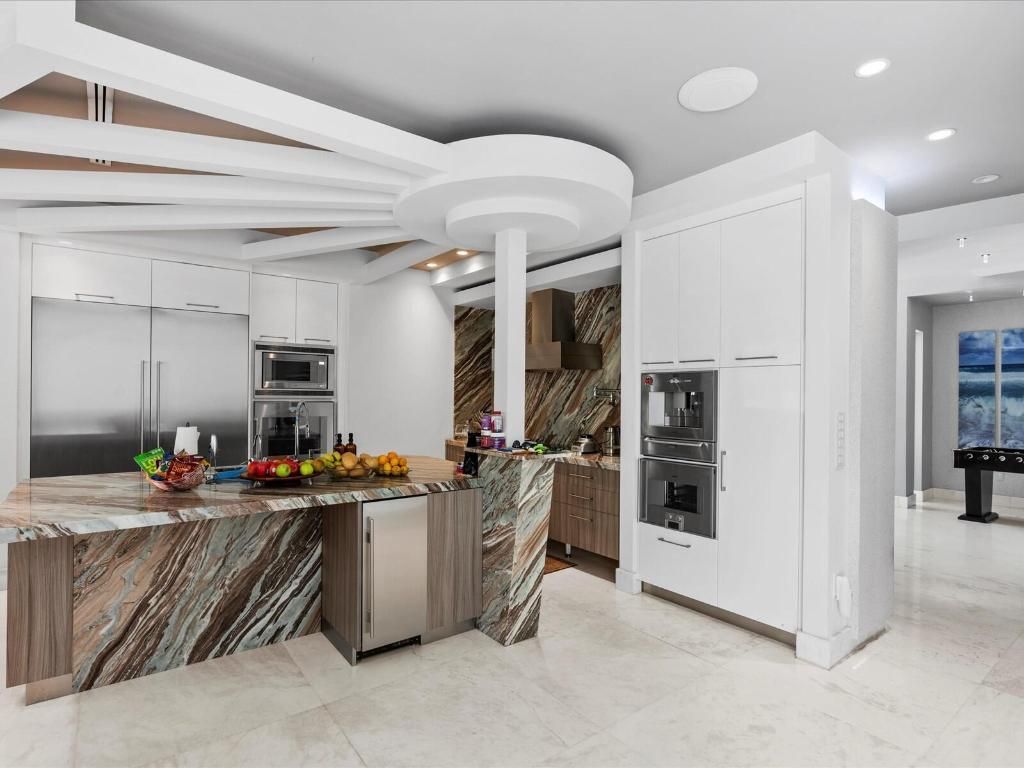 3917 S Le Jeune Road, Miami, FL 33146 Photo