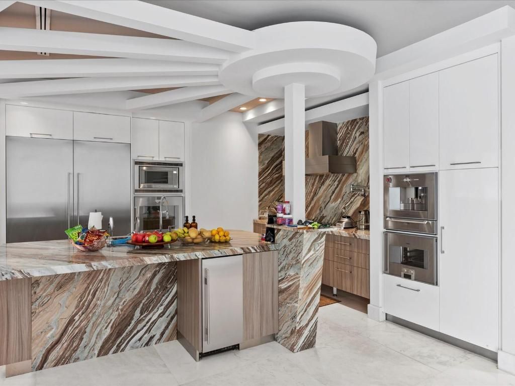 3917 S Le Jeune Road, Miami, FL 33146 Photo