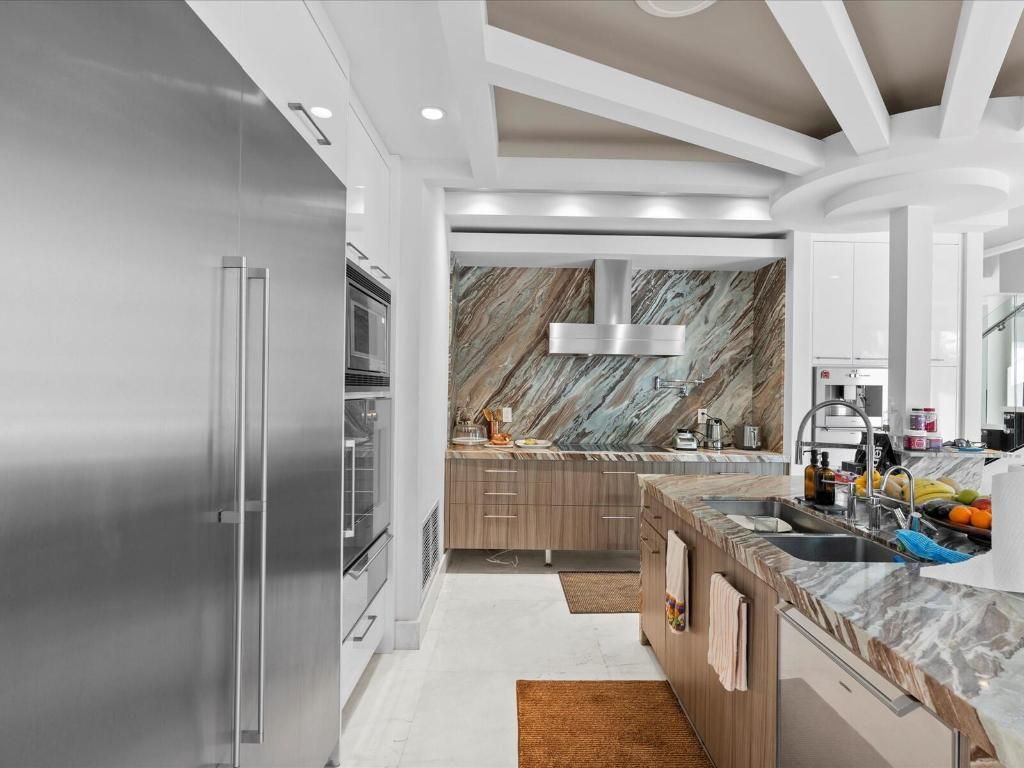 3917 S Le Jeune Road, Miami, FL 33146 Photo