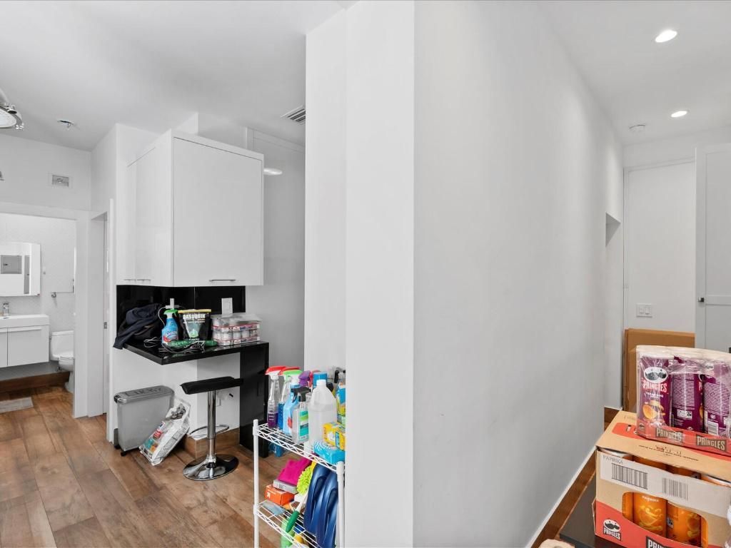 3917 S Le Jeune Road, Miami, FL 33146 Photo