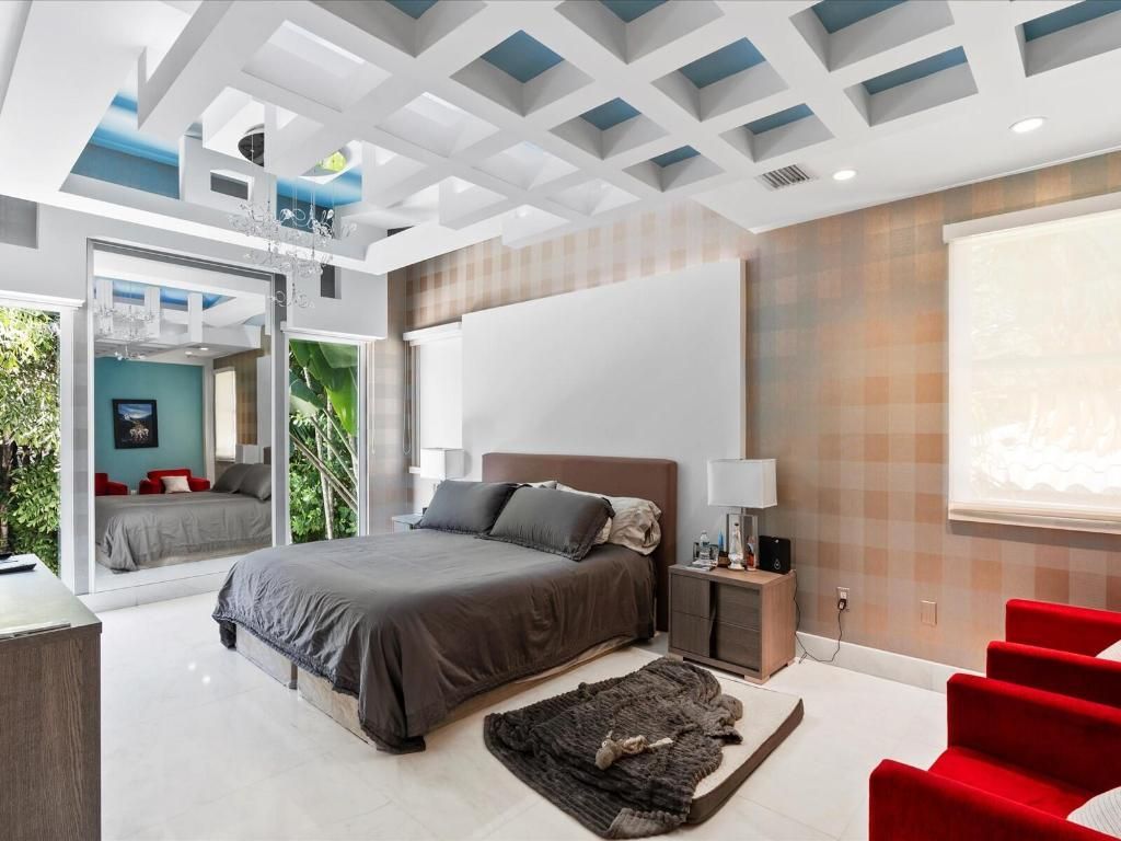 3917 S Le Jeune Road, Miami, FL 33146 Photo