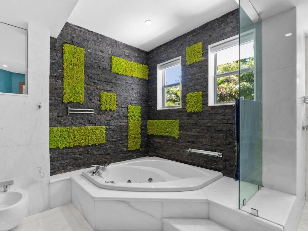 3917 S Le Jeune Road, Miami, FL 33146 Photo