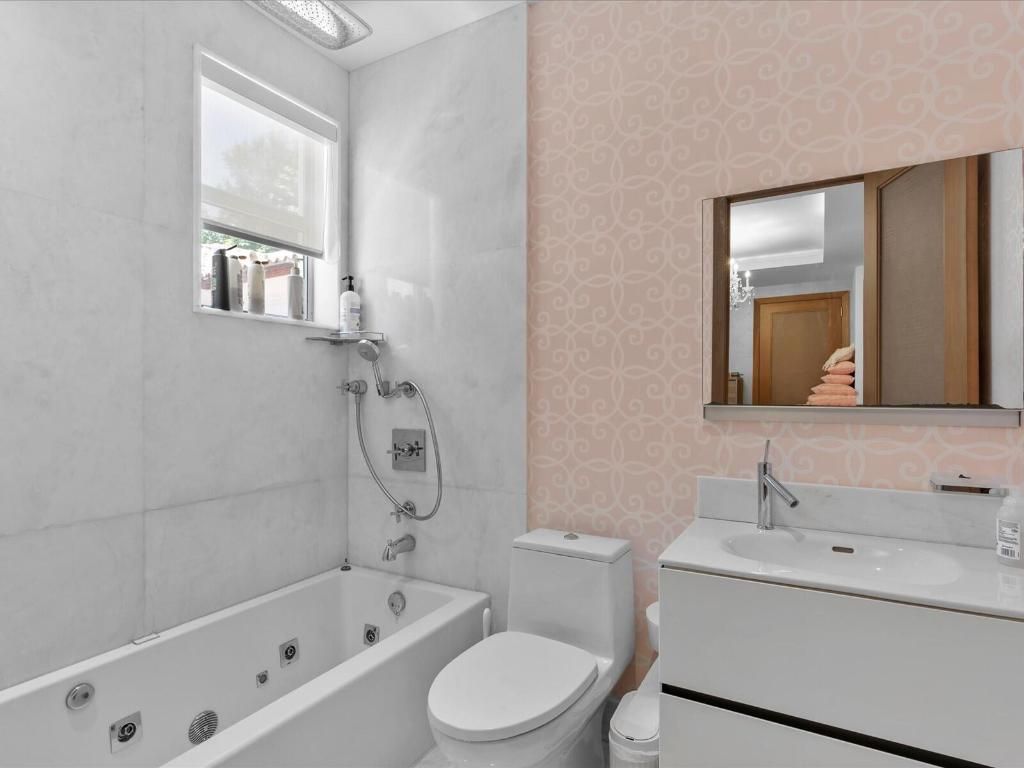 3917 S Le Jeune Road, Miami, FL 33146 Photo