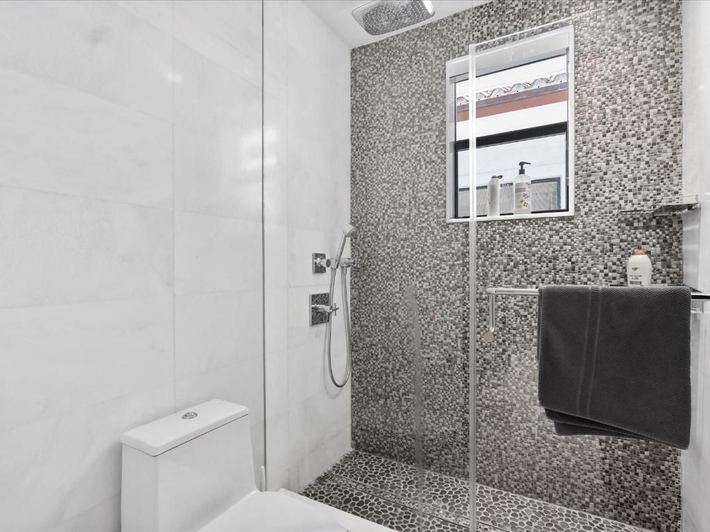 3917 S Le Jeune Road, Miami, FL 33146 Photo