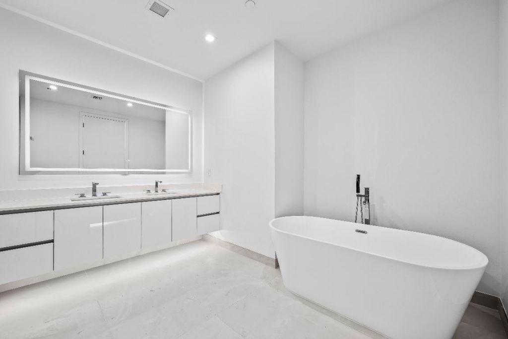 220 Lake Shore Drive, Unit 1607, Lake Park, FL 33403 Photo