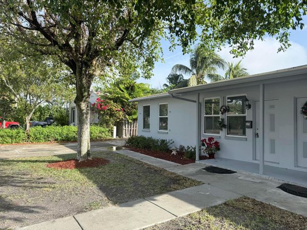 325 S Swinton Avenue, Delray Beach, FL 33444