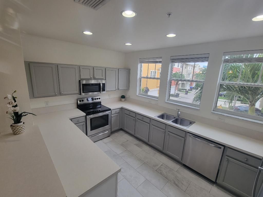 750 Millbrae Court, Unit 5, West Palm Beach, FL 33401 Photo