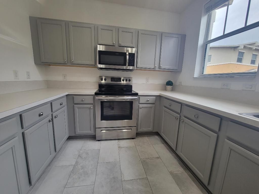 750 Millbrae Court, Unit 5, West Palm Beach, FL 33401 Photo