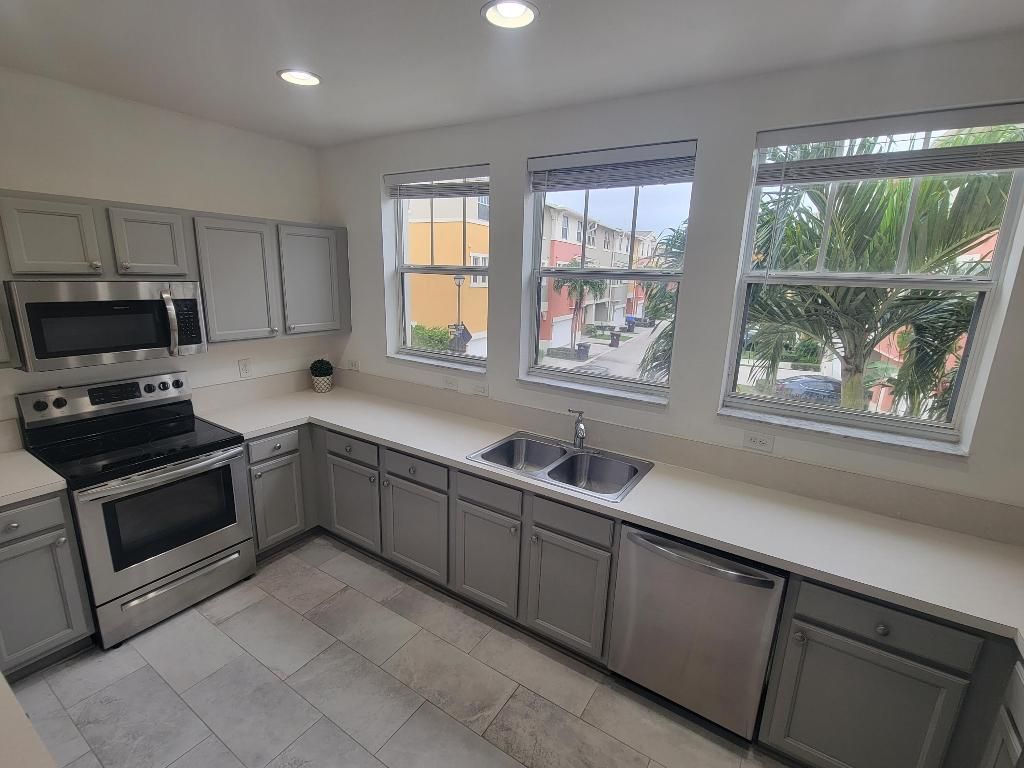 750 Millbrae Court, Unit 5, West Palm Beach, FL 33401 Photo