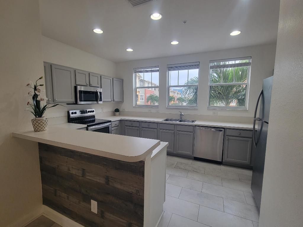 750 Millbrae Court, Unit 5, West Palm Beach, FL 33401 Photo