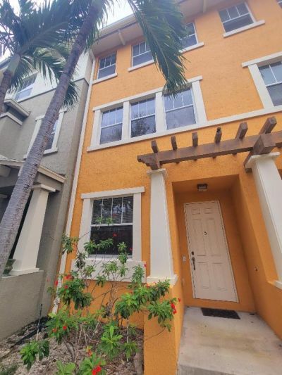750 Millbrae Court, Unit 5, West Palm Beach, FL 33401 Photo