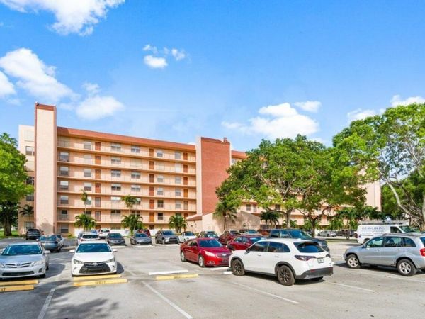 14623 Bonaire Boulevard, Unit 405, Delray Beach, FL 33446