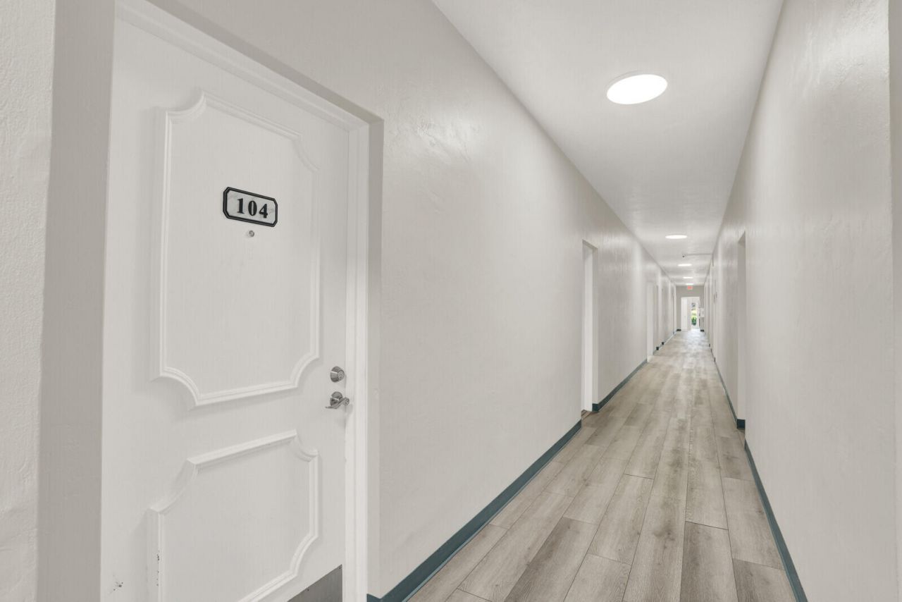 299 SW 7th Street, Unit 1040, Boca Raton, FL 33432 Photo