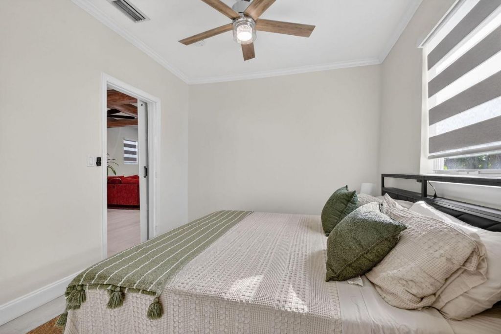 1511 S Palmway, Lake Worth Beach, FL 33460 Photo