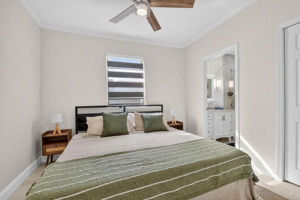 1511 S Palmway, Lake Worth Beach, FL 33460 Photo