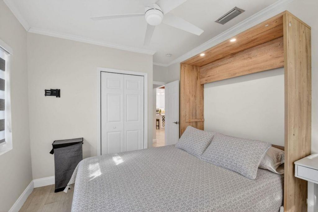 1511 S Palmway, Lake Worth Beach, FL 33460 Photo