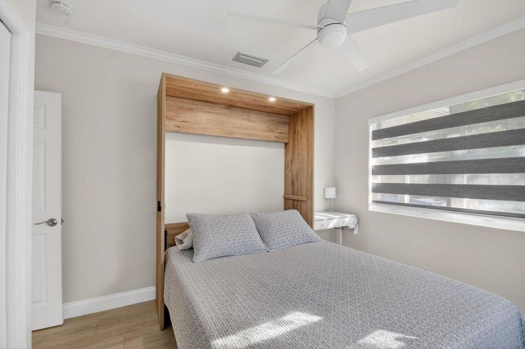 1511 S Palmway, Lake Worth Beach, FL 33460 Photo