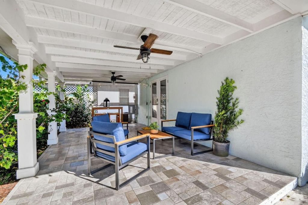 1511 S Palmway, Lake Worth Beach, FL 33460 Photo