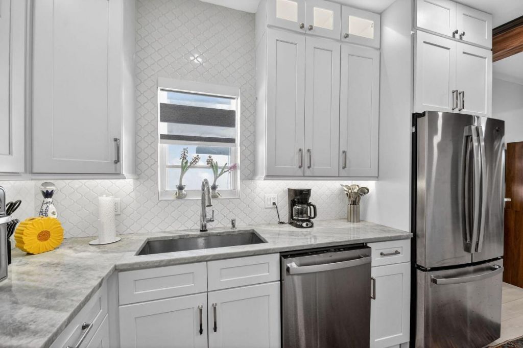 1511 S Palmway, Lake Worth Beach, FL 33460 Photo