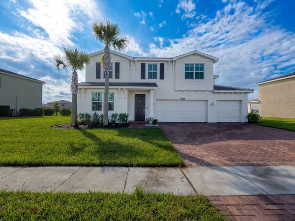 12686 NW Copper Creek Drive, Port Saint Lucie, FL 34987