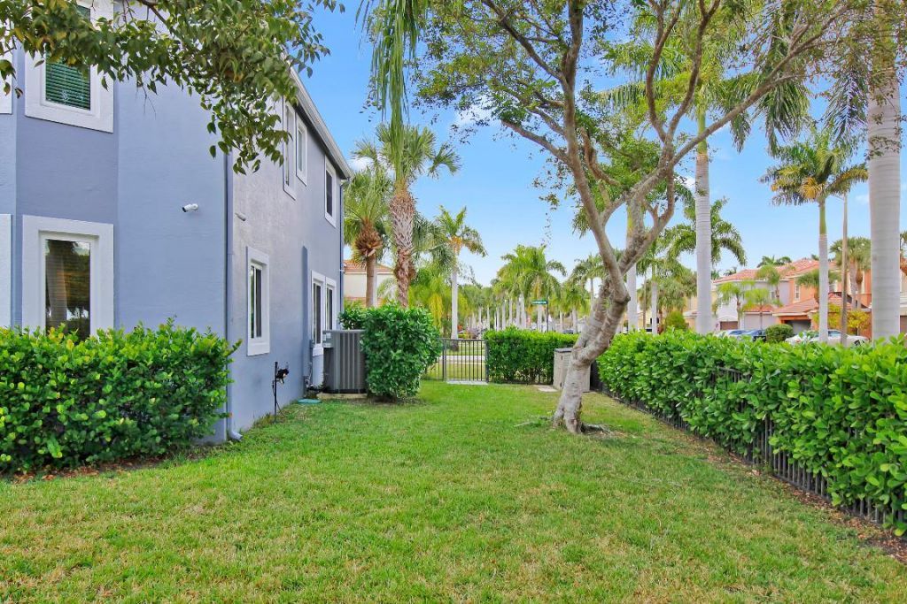 9022 Dupont Place, Wellington, FL 33414 Photo