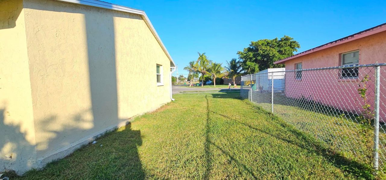 323 Seminole Court, Pahokee, FL 33476 Photo