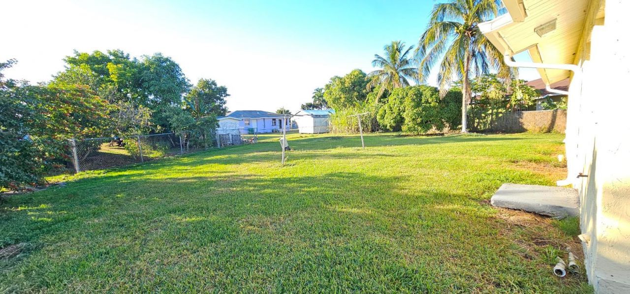 323 Seminole Court, Pahokee, FL 33476 Photo