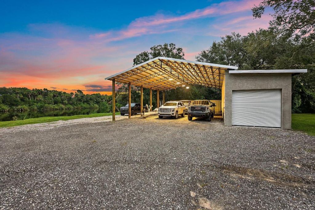 12955 SW Kanner Highway, Indiantown, FL 34956 Photo