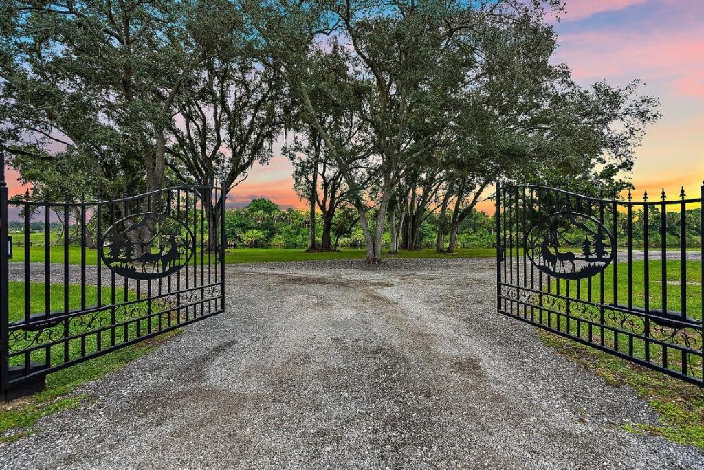 12955 SW Kanner Highway, Indiantown, FL 34956 Photo