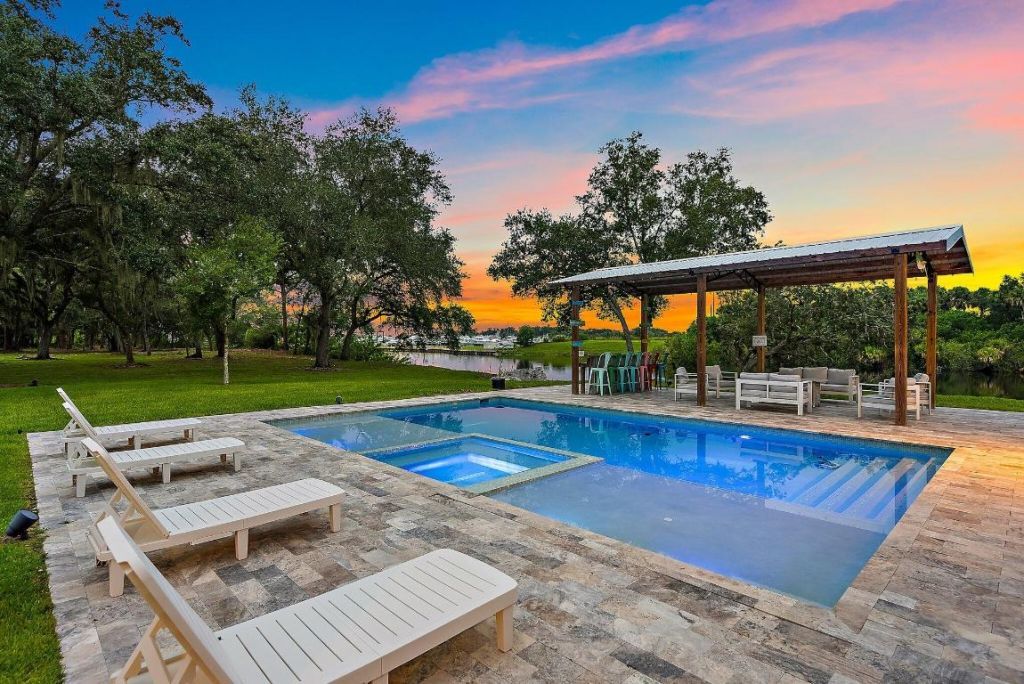 12955 SW Kanner Highway, Indiantown, FL 34956 Photo