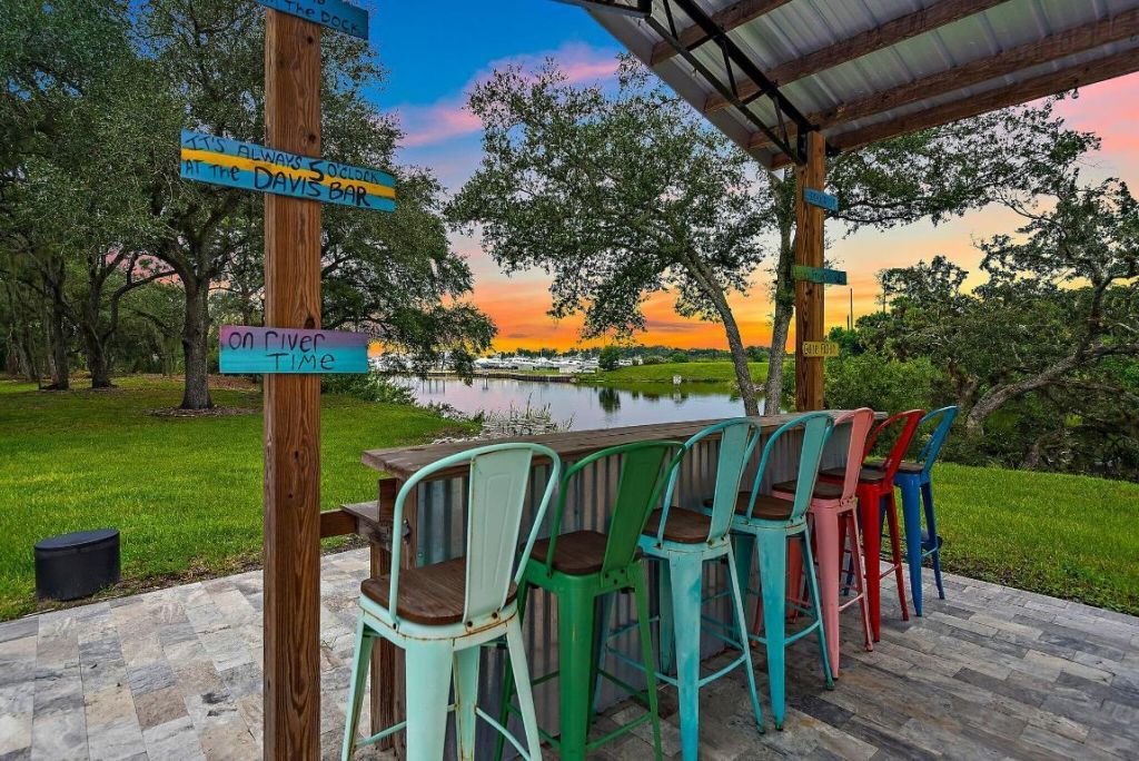 12955 SW Kanner Highway, Indiantown, FL 34956 Photo