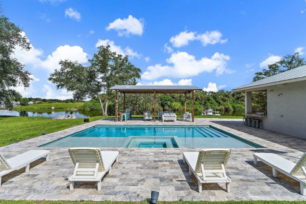 12955 SW Kanner Highway, Indiantown, FL 34956 Photo