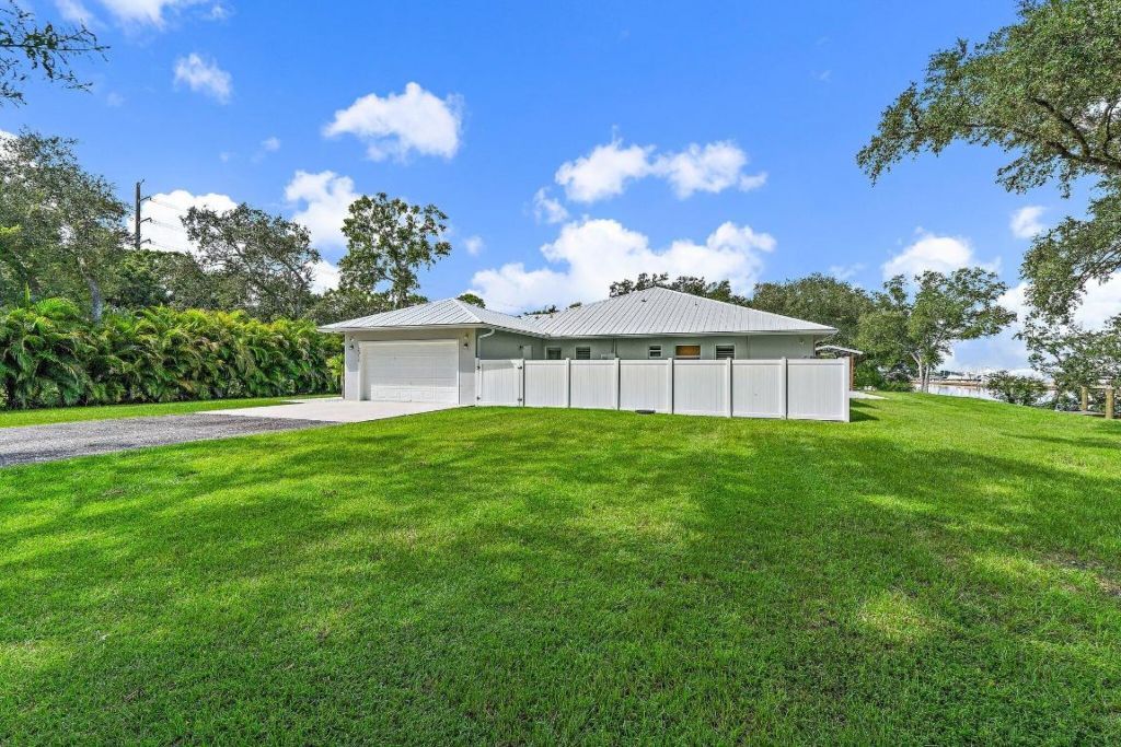 12955 SW Kanner Highway, Indiantown, FL 34956 Photo