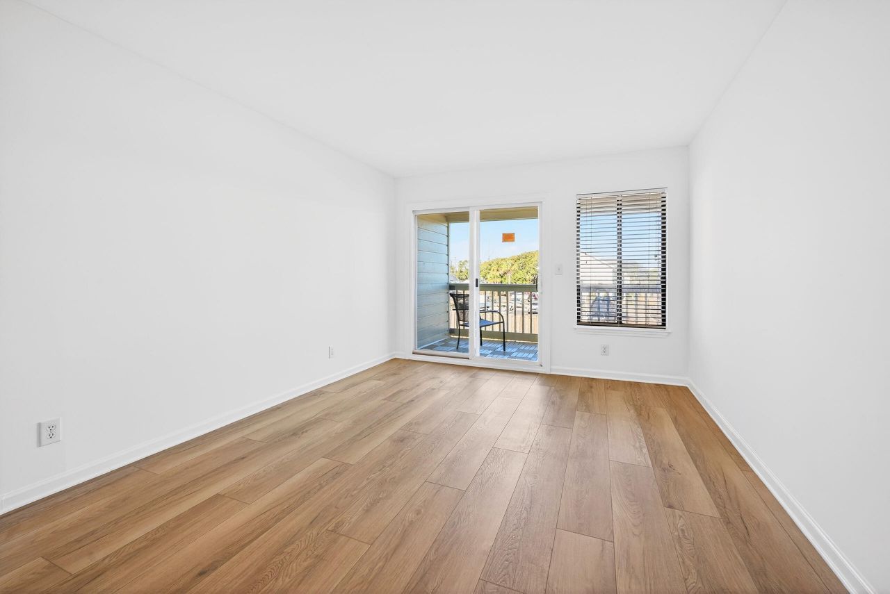 1400 Ocean Boulevard Photo 29