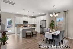 1031 Drakeford Street photo 4