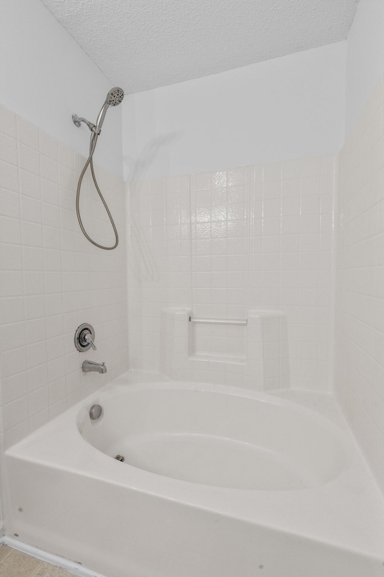 211 Bainsbury Lane Photo 12