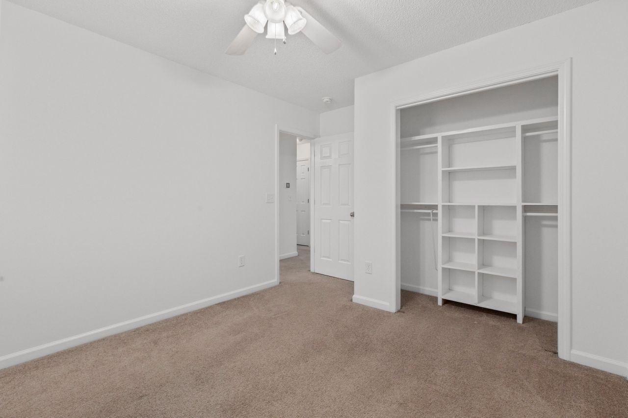 211 Bainsbury Lane Photo 14