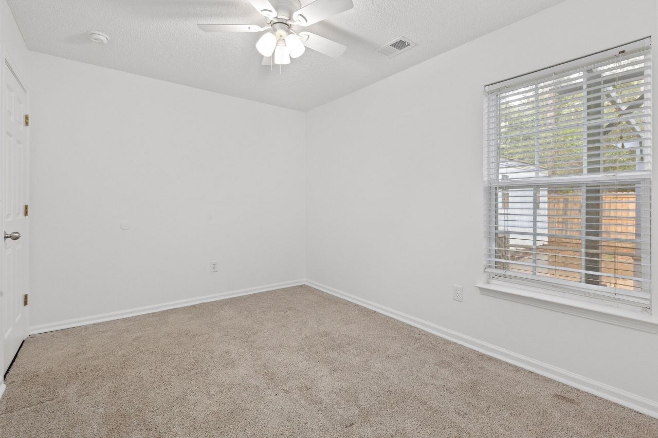 211 Bainsbury Lane Photo 15