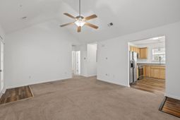 211 Bainsbury Lane photo 4