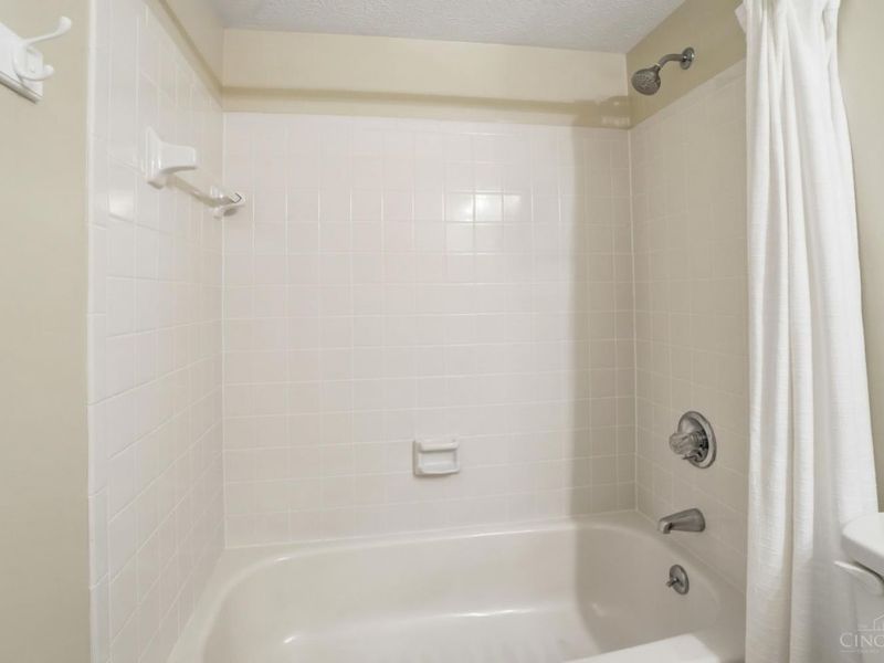 10432 Hickory Point Drive, Blue Ash, OH 45242 Photo 22