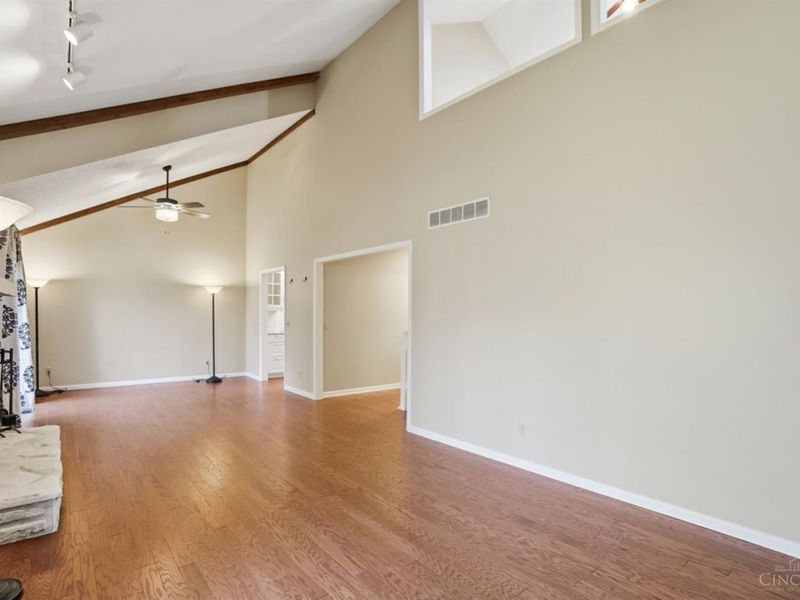 10432 Hickory Point Drive, Blue Ash, OH 45242 Photo 5