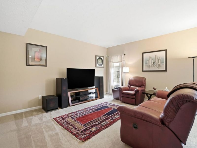 5224 Man O War Drive, Hamilton Twp, OH 45152 Photo 8